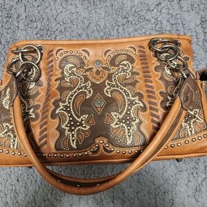 MONTANA WEST Carry Conceal Stylish Tan and Brown Embroidered Shoulder Bag